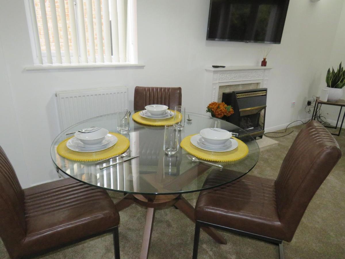 Holiday home Remarkable And Perfect 3 Bed House In Nottingham